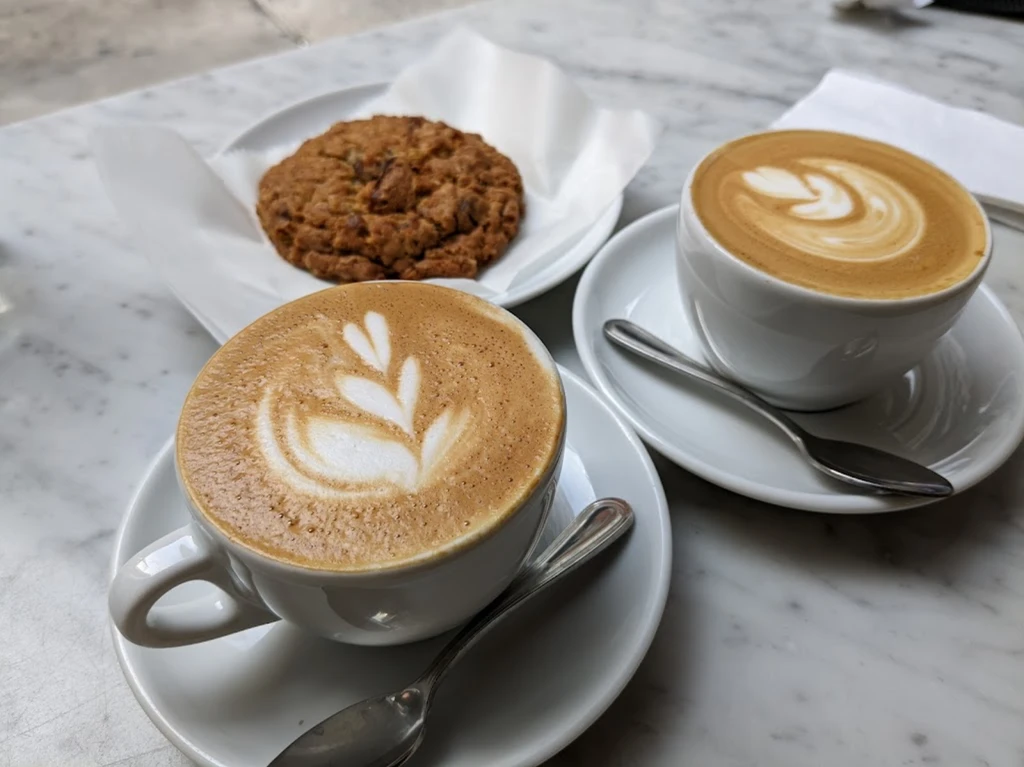 Best Cafes in New York City: Top Coffee Shops To Relax & Chat!